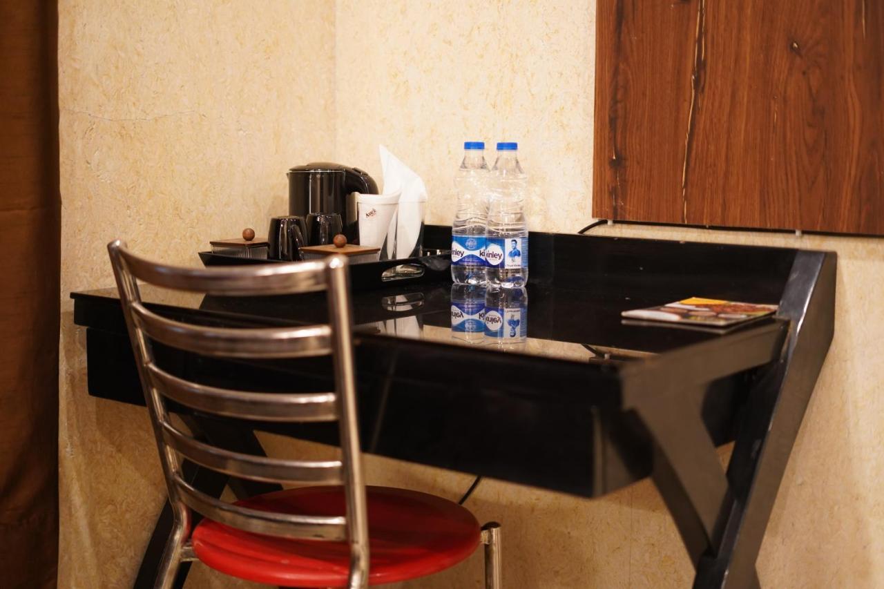 Hotel O Delhi, Near Karol Bagh Main Market And Metro Station Nova Deli Exterior foto