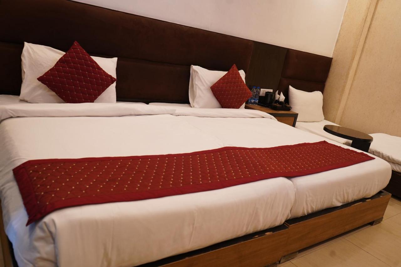 Hotel O Delhi, Near Karol Bagh Main Market And Metro Station Nova Deli Exterior foto