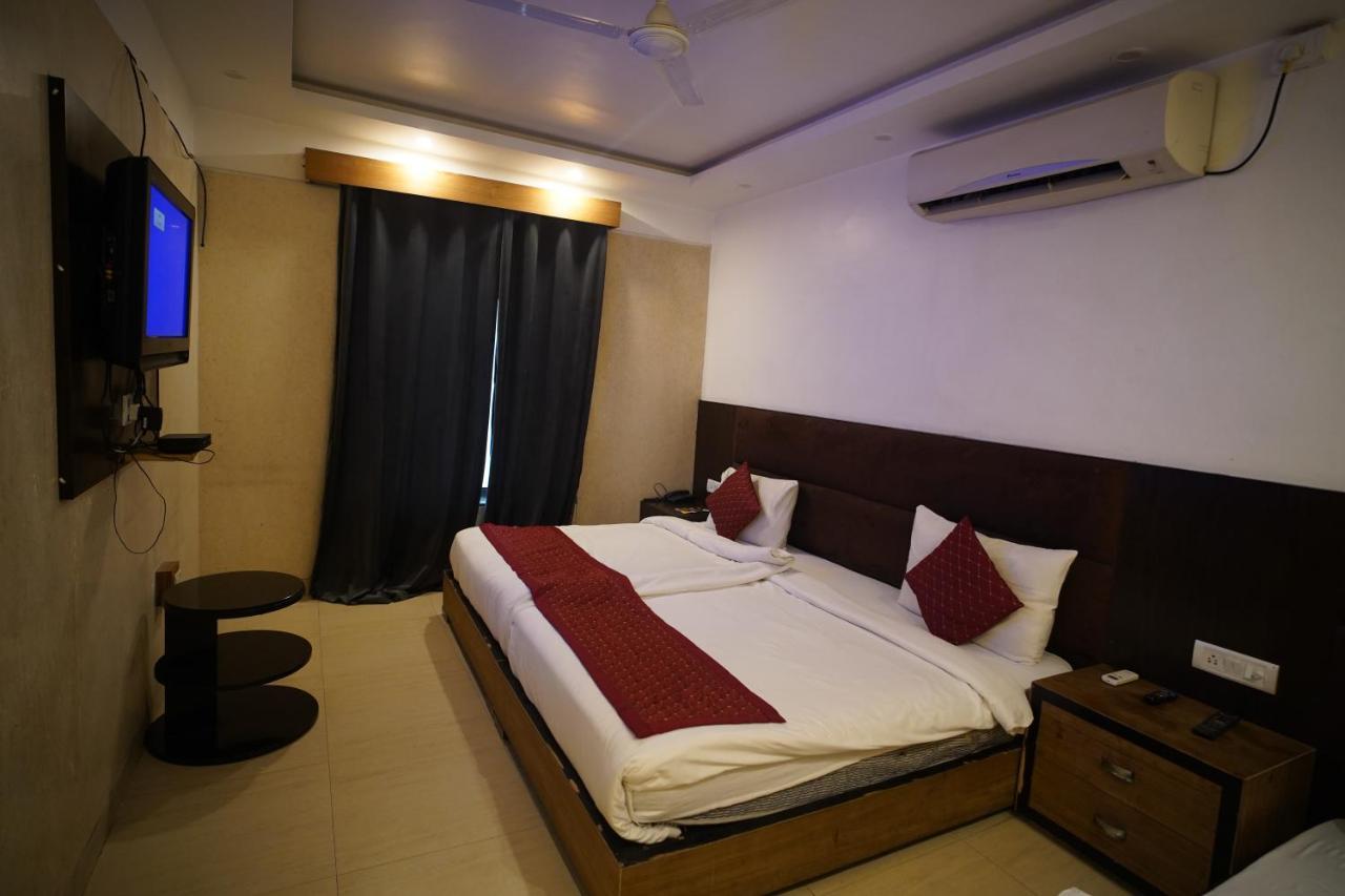 Hotel O Delhi, Near Karol Bagh Main Market And Metro Station Nova Deli Exterior foto